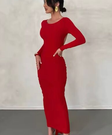 Vestido rojo con espalda descubierta - Imagen 2